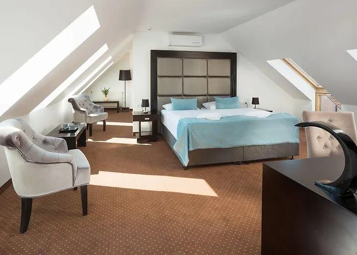 Ξενοδοχείο Bastion 4*